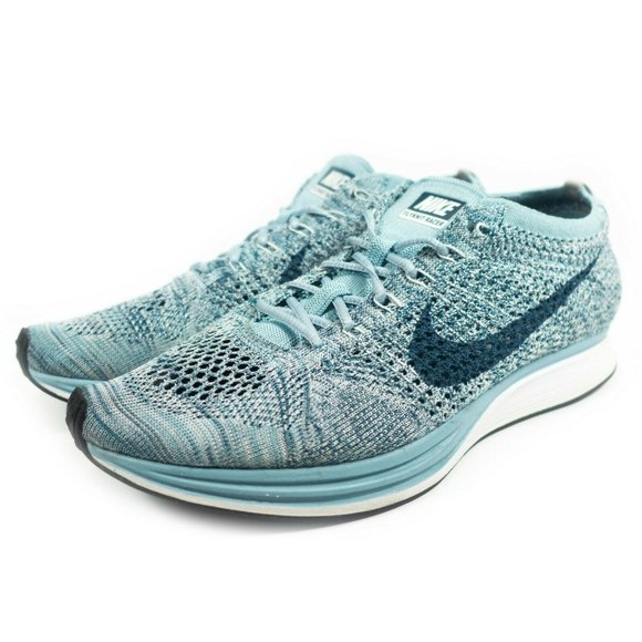 flyknit racer running
